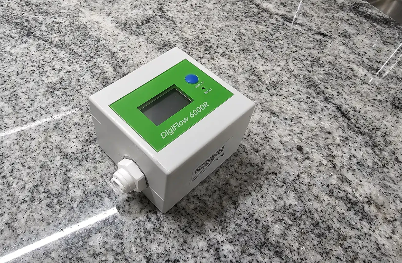 Digitális átfolyásmérő felszerelése víztisztító készülékhez