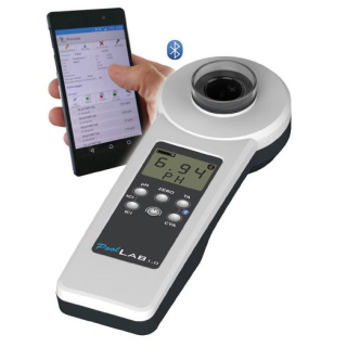 PoolLab® 1.0 fotométer, digitális - okos medence vízelemző